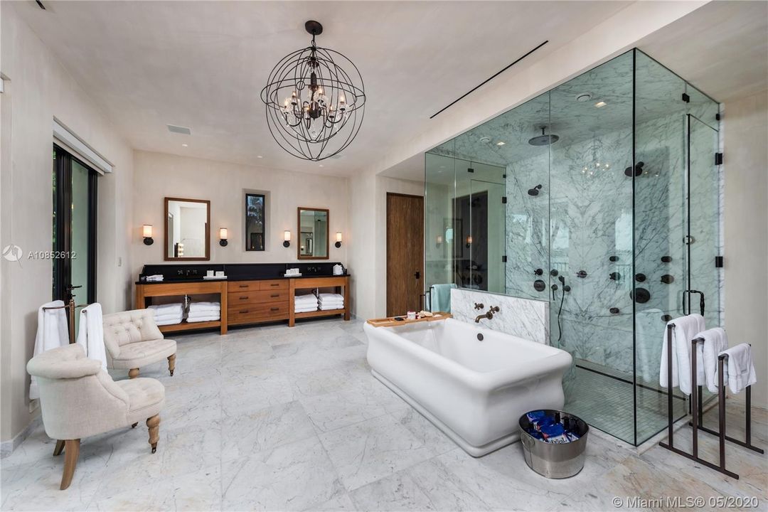 Недавно арендовано: $85,000 (6 спален, 8 ванн, 11690 Квадратных фут)