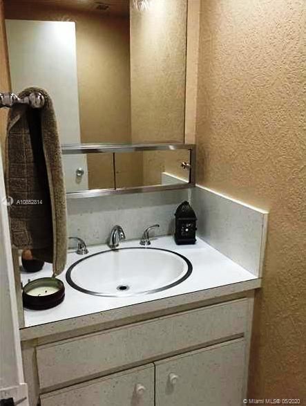 Recientemente alquilado: $1,650 (1 camas, 1 baños, 993 Pies cuadrados)