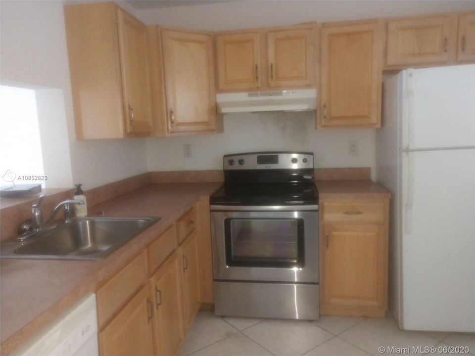 Recently Sold: $74,900 (1 beds, 1 baths, 839 Square Feet)