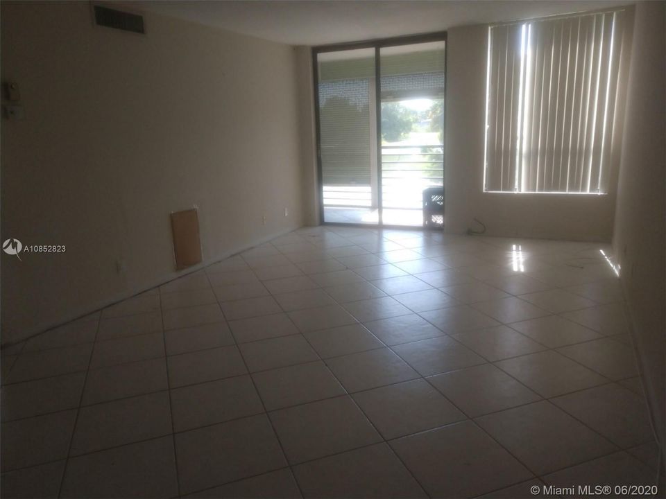 Recently Sold: $74,900 (1 beds, 1 baths, 839 Square Feet)