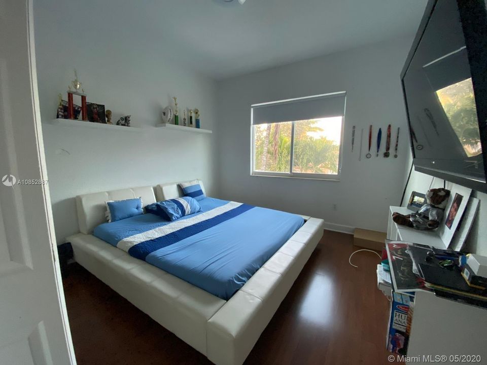Недавно арендовано: $4,900 (5 спален, 3 ванн, 3541 Квадратных фут)