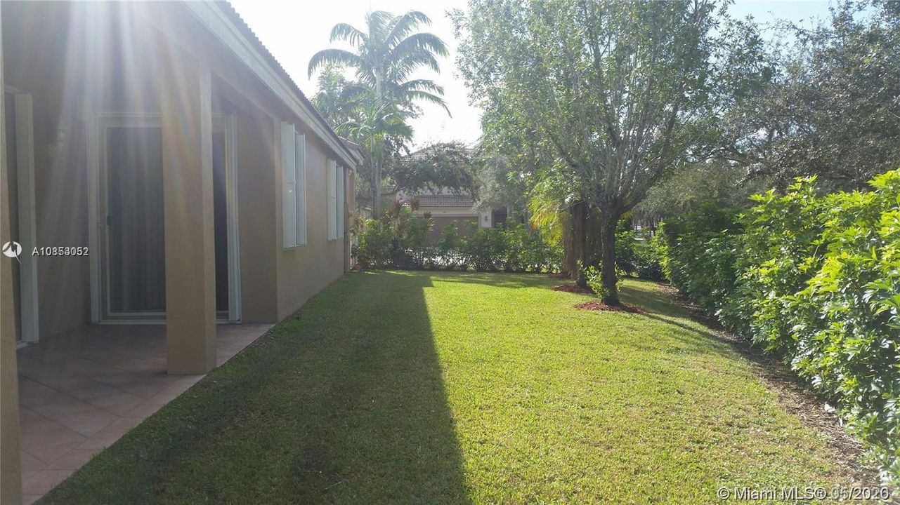 Recientemente alquilado: $2,600 (3 camas, 2 baños, 1434 Pies cuadrados)