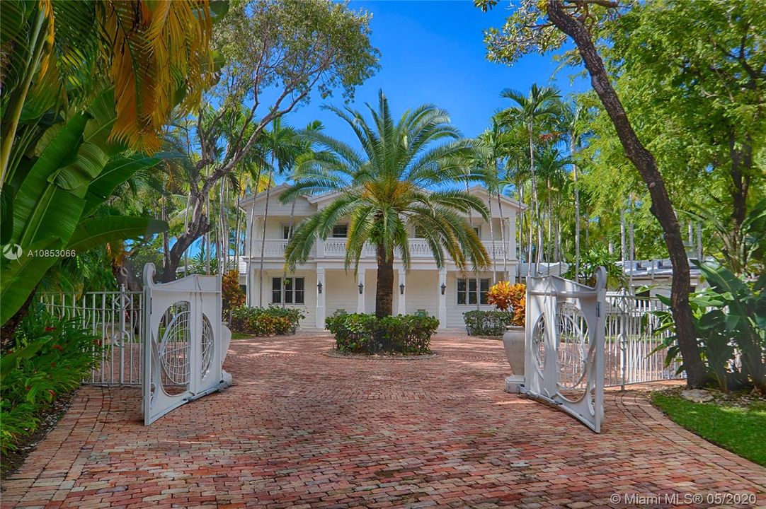 Recently Sold: $35,000,000 (6 beds, 8 baths, 7988 Square Feet)