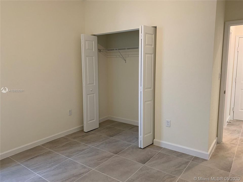 Recently Rented: $2,800 (4 beds, 3 baths, 2462 Square Feet)