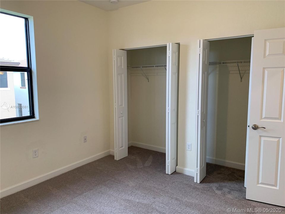 Recently Rented: $2,800 (4 beds, 3 baths, 2462 Square Feet)