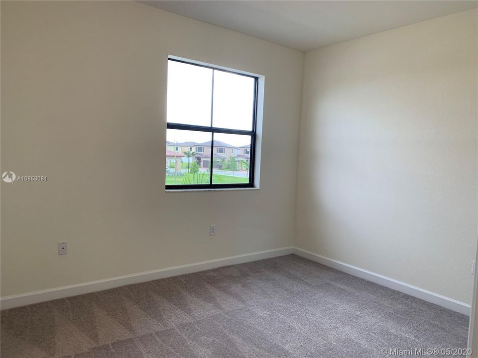 Recently Rented: $2,800 (4 beds, 3 baths, 2462 Square Feet)