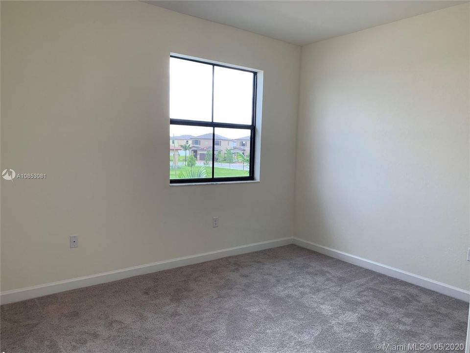 Recently Rented: $2,800 (4 beds, 3 baths, 2462 Square Feet)