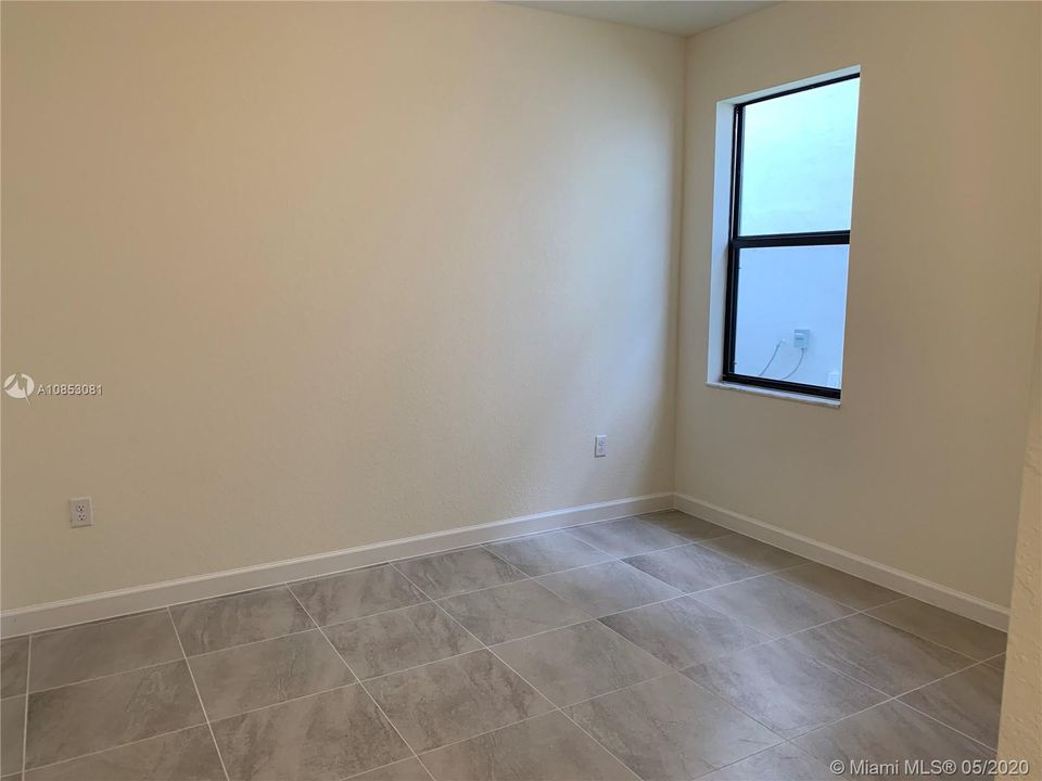 Recently Rented: $2,800 (4 beds, 3 baths, 2462 Square Feet)