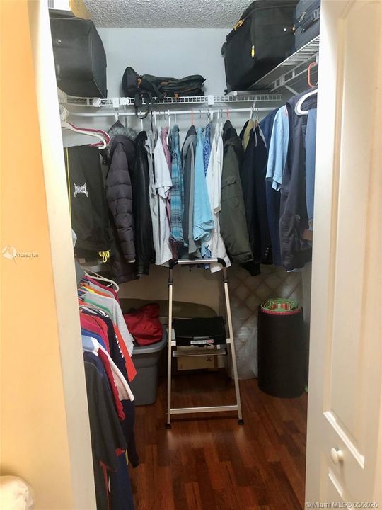 Недавно продано: $120,000 (2 спален, 2 ванн, 1166 Квадратных фут)