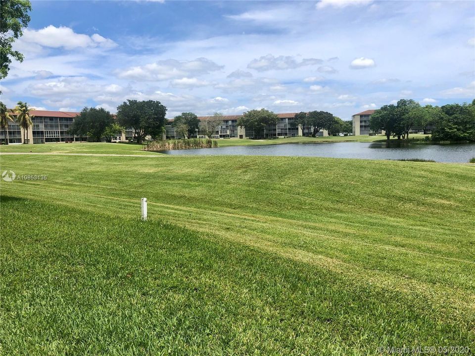 Недавно продано: $120,000 (2 спален, 2 ванн, 1166 Квадратных фут)