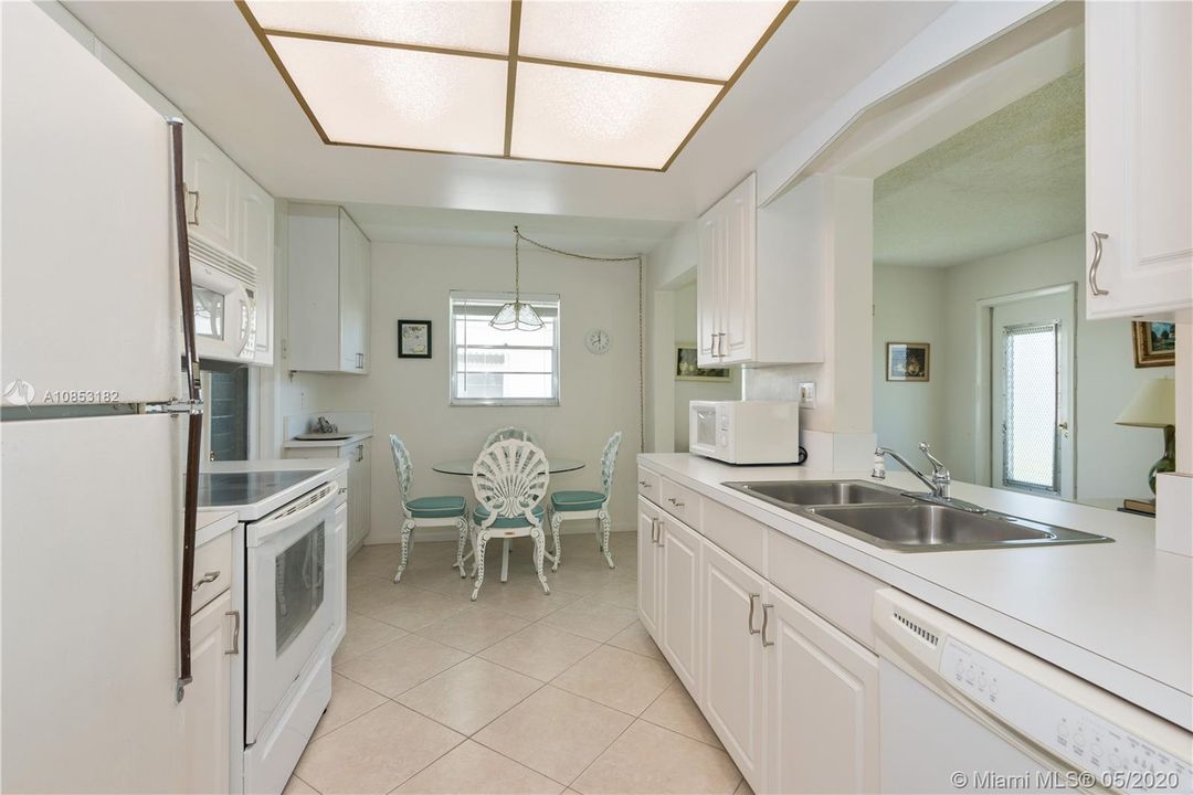 Kitchen with Breakfast Area