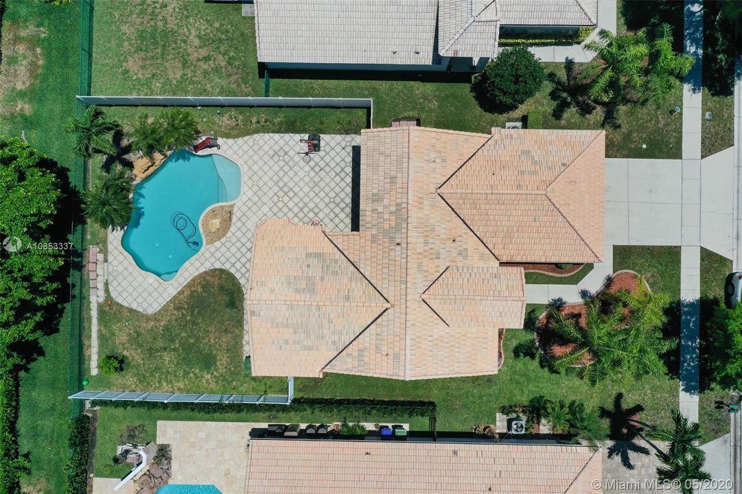 Recently Sold: $425,000 (3 beds, 2 baths, 1621 Square Feet)
