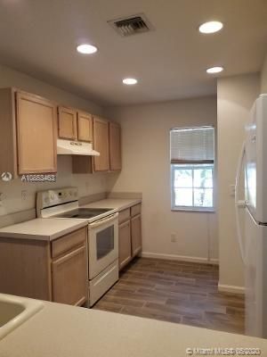 Recently Rented: $1,400 (2 beds, 2 baths, 1194 Square Feet)