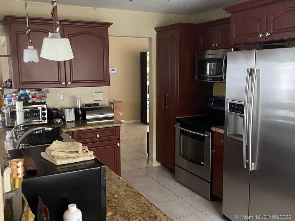 Vendido Recientemente: $280,000 (3 camas, 2 baños, 1815 Pies cuadrados)