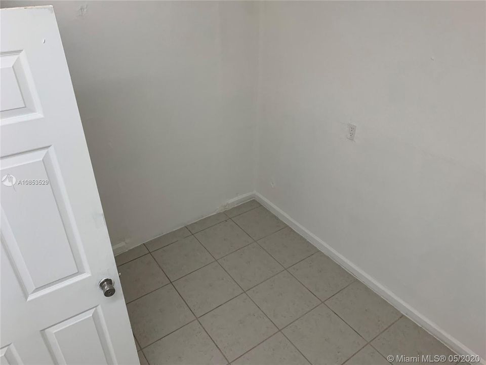 Recently Rented: $750 (1 beds, 1 baths, 357 Square Feet)