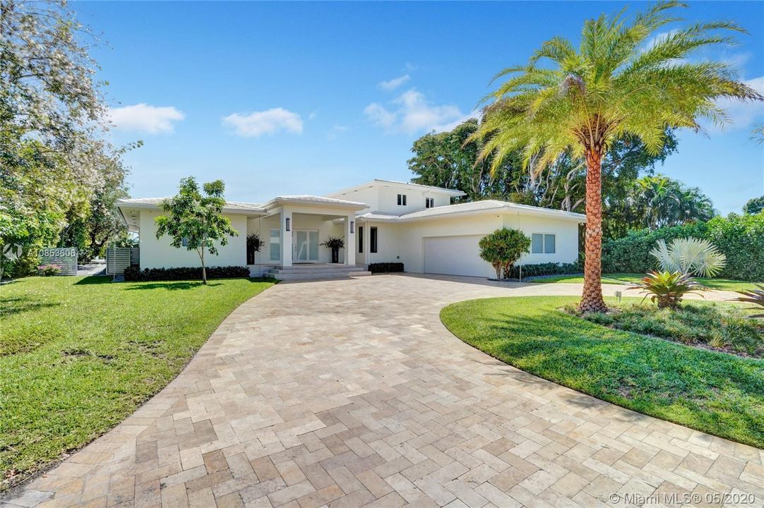 Recently Sold: $3,500,000 (4 beds, 4 baths, 3980 Square Feet)