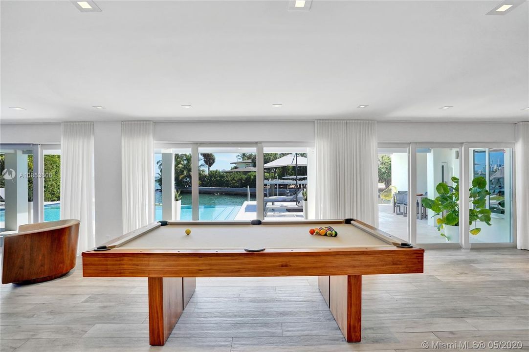 Recently Sold: $3,500,000 (4 beds, 4 baths, 3980 Square Feet)