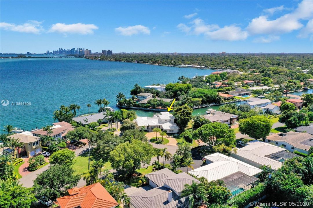 Recently Sold: $3,500,000 (4 beds, 4 baths, 3980 Square Feet)