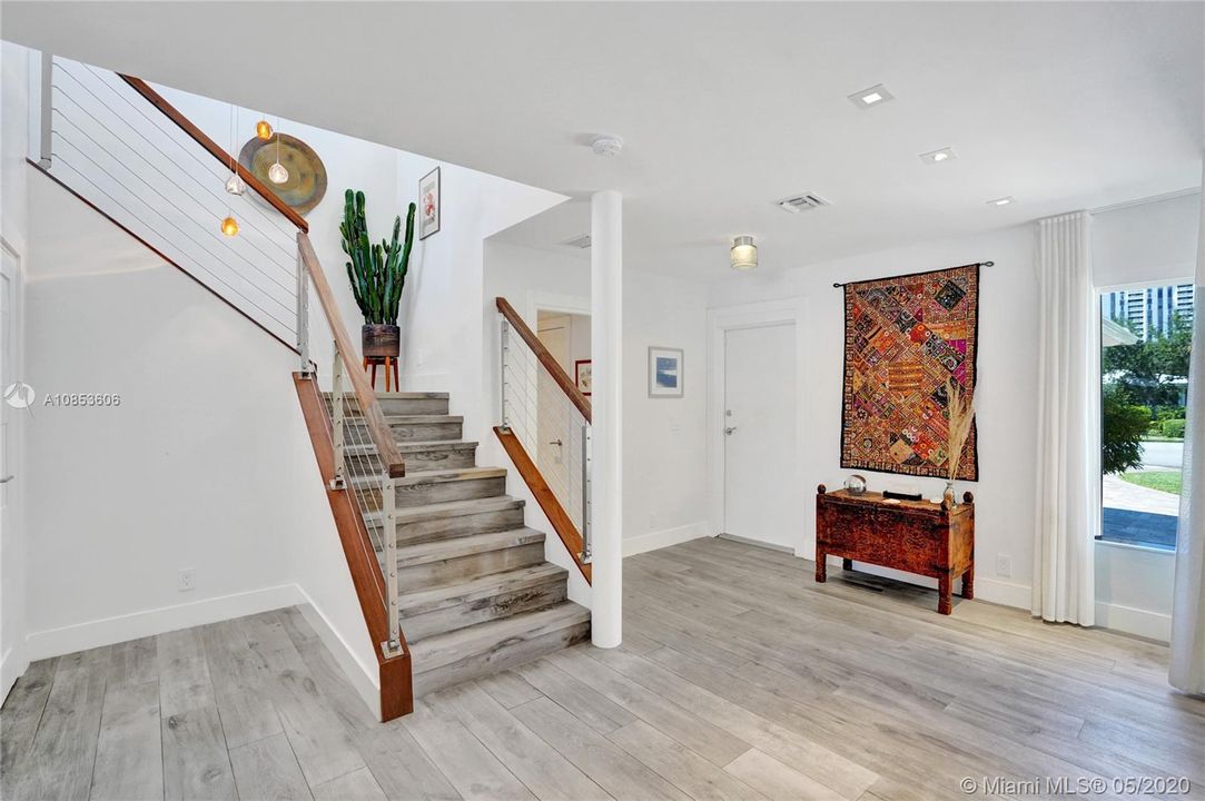 Recently Sold: $3,500,000 (4 beds, 4 baths, 3980 Square Feet)