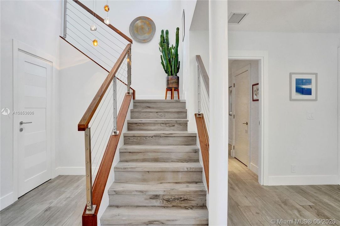 Recently Sold: $3,500,000 (4 beds, 4 baths, 3980 Square Feet)