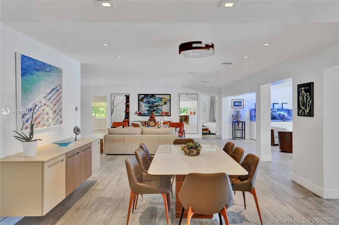 Recently Sold: $3,500,000 (4 beds, 4 baths, 3980 Square Feet)