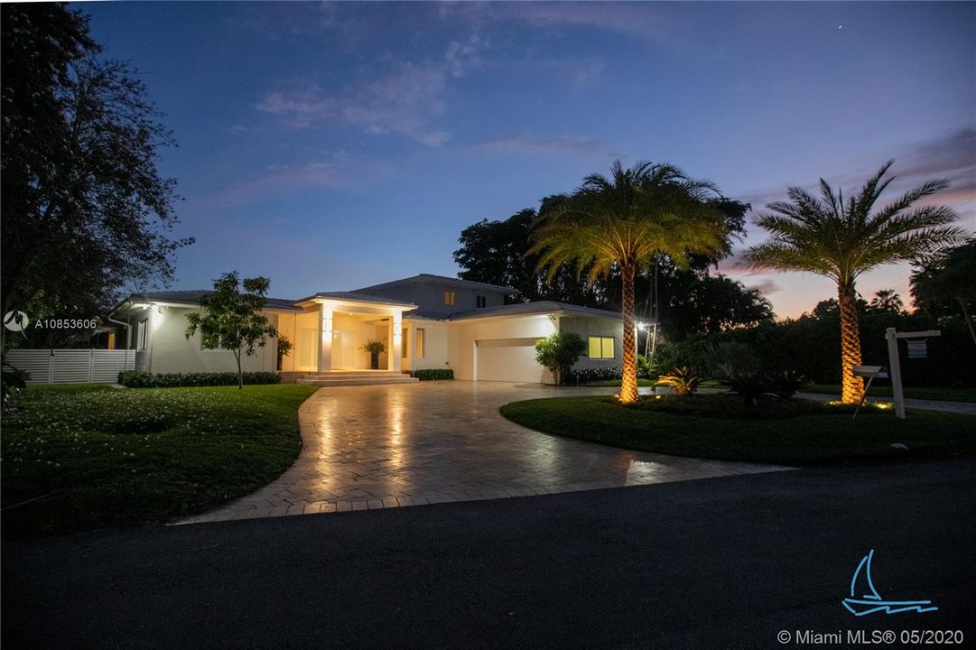 Recently Sold: $3,500,000 (4 beds, 4 baths, 3980 Square Feet)