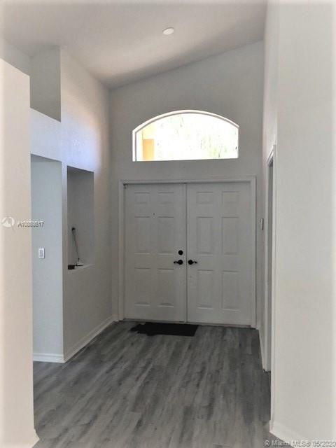 Vendido Recientemente: $344,900 (3 camas, 2 baños, 1782 Pies cuadrados)