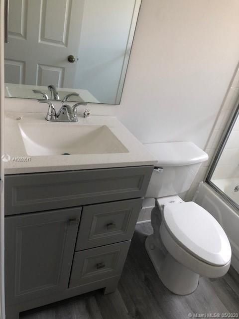 Vendido Recientemente: $344,900 (3 camas, 2 baños, 1782 Pies cuadrados)
