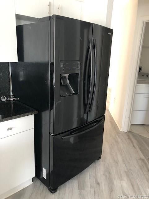 Vendido Recientemente: $344,900 (3 camas, 2 baños, 1782 Pies cuadrados)