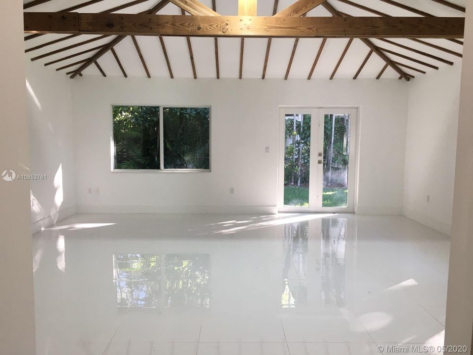 Recientemente alquilado: $6,500 (3 camas, 4 baños, 2084 Pies cuadrados)