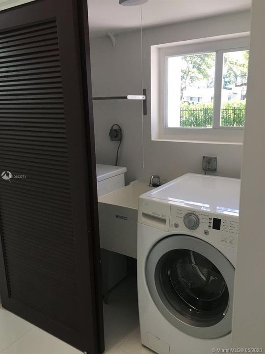 Recientemente alquilado: $6,500 (3 camas, 4 baños, 2084 Pies cuadrados)