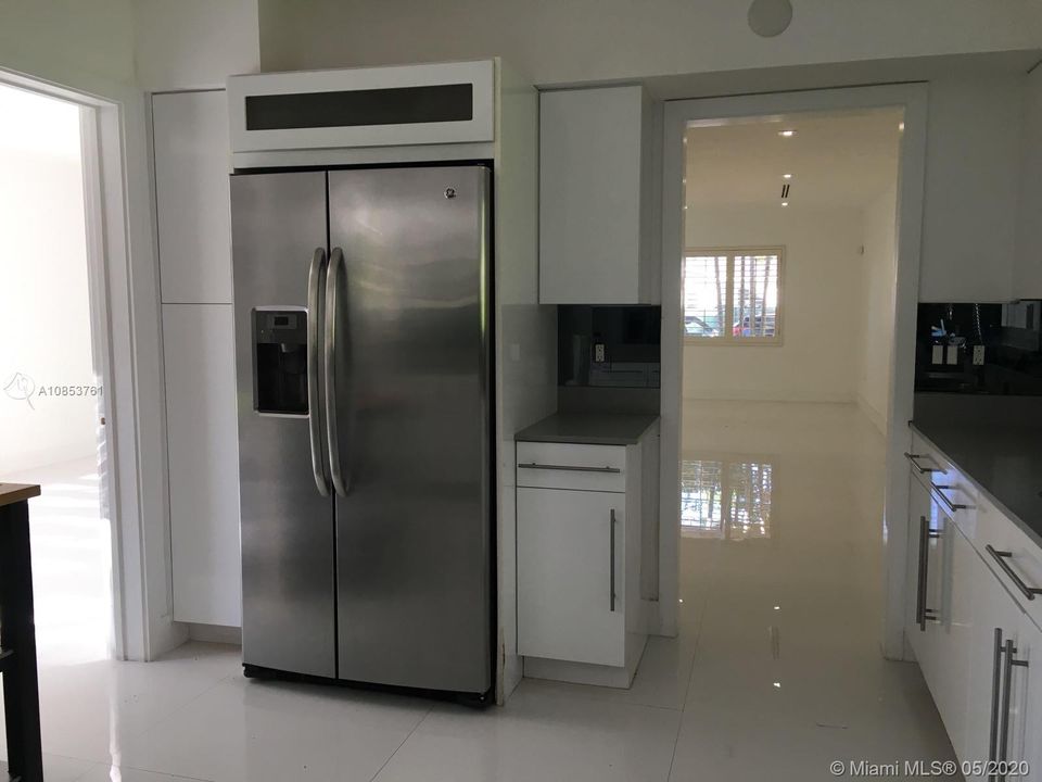 Recientemente alquilado: $6,500 (3 camas, 4 baños, 2084 Pies cuadrados)