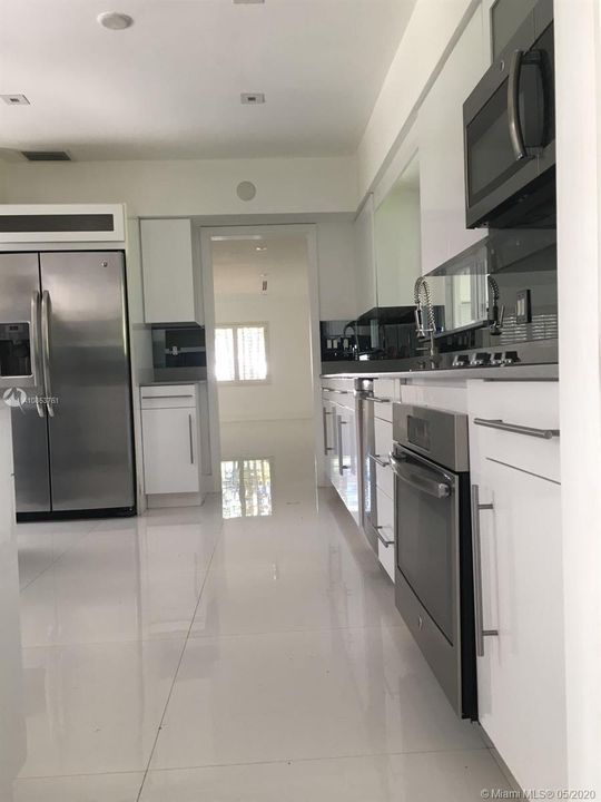 Recientemente alquilado: $6,500 (3 camas, 4 baños, 2084 Pies cuadrados)