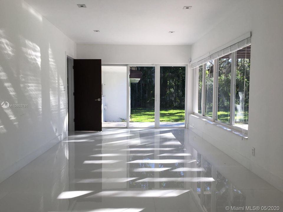 Recientemente alquilado: $6,500 (3 camas, 4 baños, 2084 Pies cuadrados)