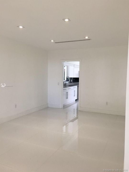 Recientemente alquilado: $6,500 (3 camas, 4 baños, 2084 Pies cuadrados)
