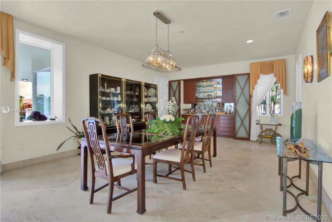 Stylish Custom Designed Bar in the Dining Room !