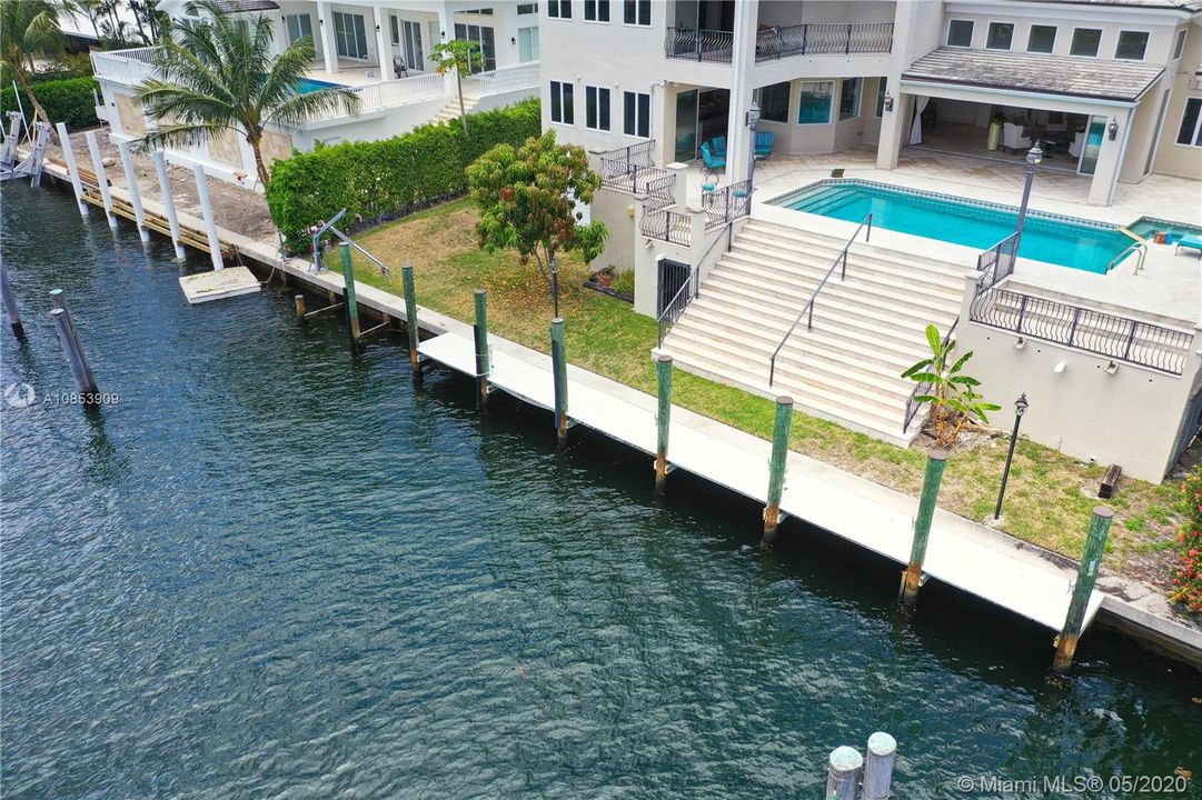 100 Ft Frontage - Perfect for your Yacht!