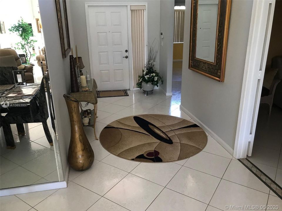 Recently Sold: $339,900 (3 beds, 2 baths, 1836 Square Feet)