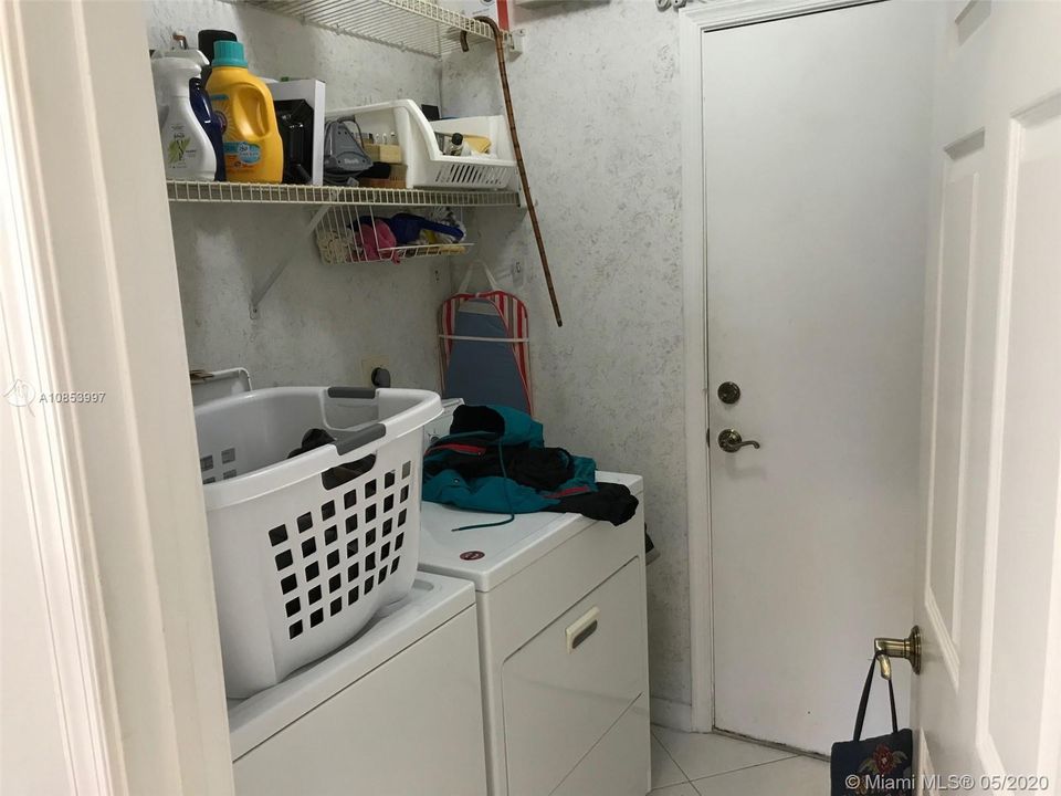 Recently Sold: $339,900 (3 beds, 2 baths, 1836 Square Feet)
