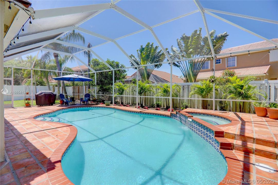 Недавно продано: $559,999 (4 спален, 2 ванн, 2816 Квадратных фут)