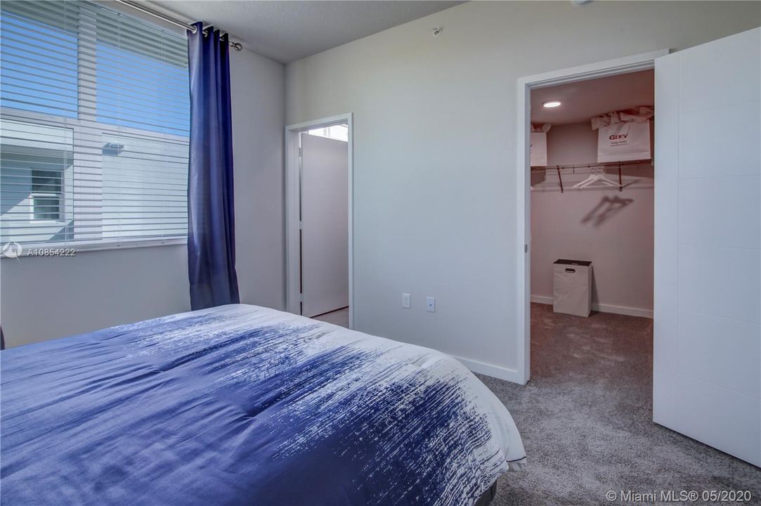 Recientemente alquilado: $2,911 (2 camas, 2 baños, 52062 Pies cuadrados)