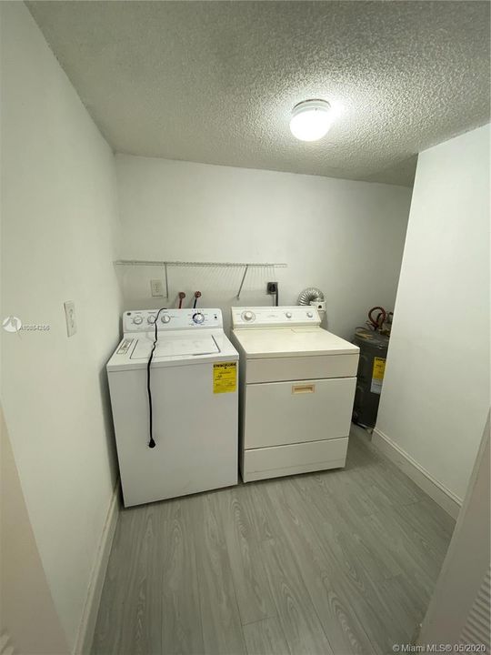 Recently Rented: $1,300 (1 beds, 1 baths, 1149 Square Feet)