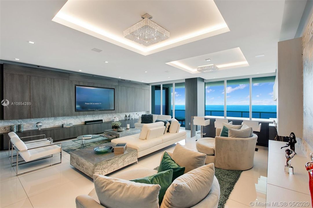 最近售出: $2,495,000 (3 贝兹, 3 浴室, 3395 平方英尺)