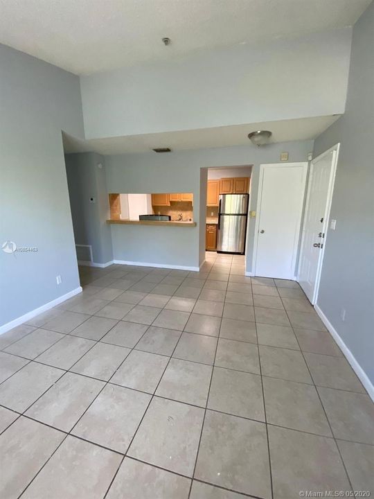 Recently Sold: $120,000 (2 beds, 1 baths, 887 Square Feet)