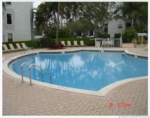 Recently Sold: $120,000 (2 beds, 1 baths, 887 Square Feet)