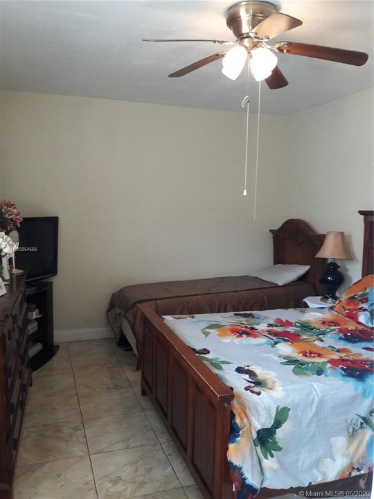 Vendido Recientemente: $250,000 (2 camas, 2 baños, 1619 Pies cuadrados)
