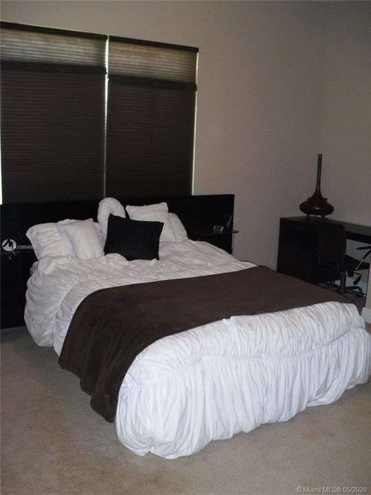 Recently Rented: $6,900 (5 beds, 4 baths, 4339 Square Feet)