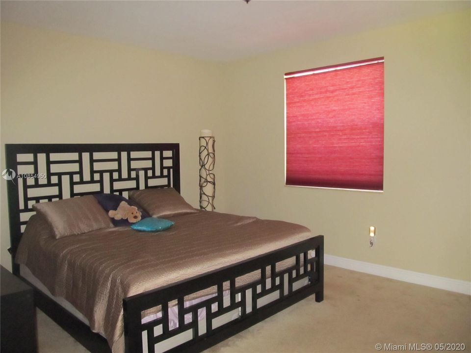 Recently Rented: $6,900 (5 beds, 4 baths, 4339 Square Feet)