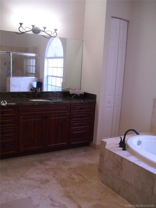 Recently Rented: $6,900 (5 beds, 4 baths, 4339 Square Feet)