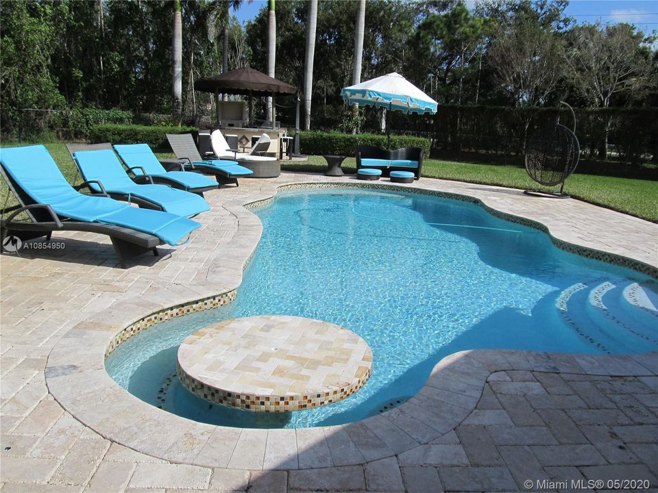 Recently Rented: $6,900 (5 beds, 4 baths, 4339 Square Feet)